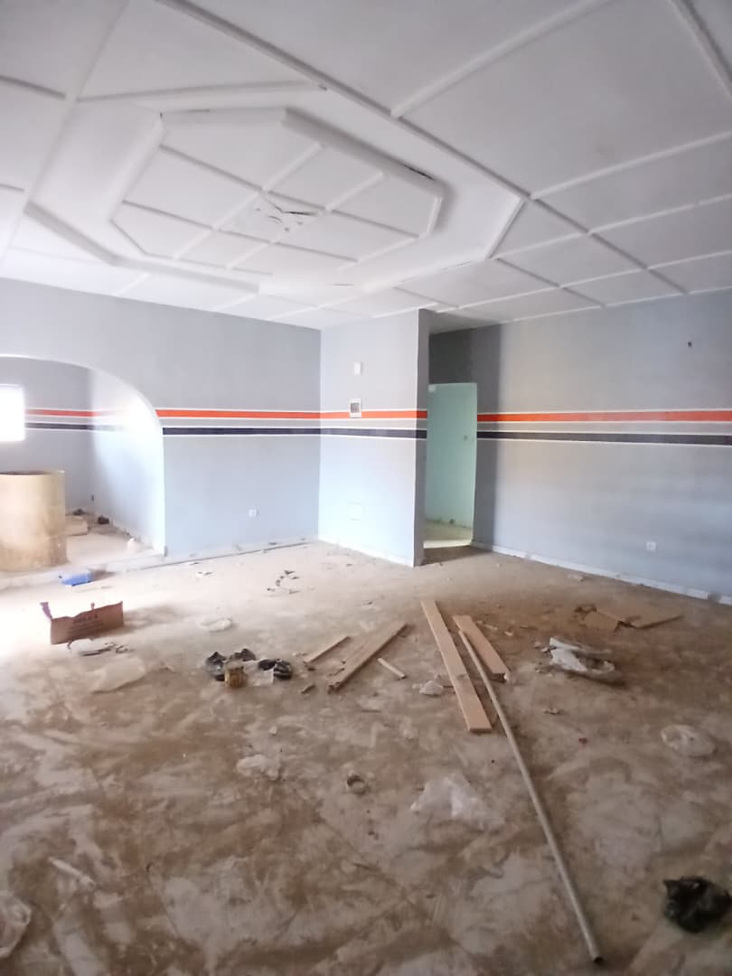 3 Chambre Salon deux DOUCHE intérieur douche dehors cuisine